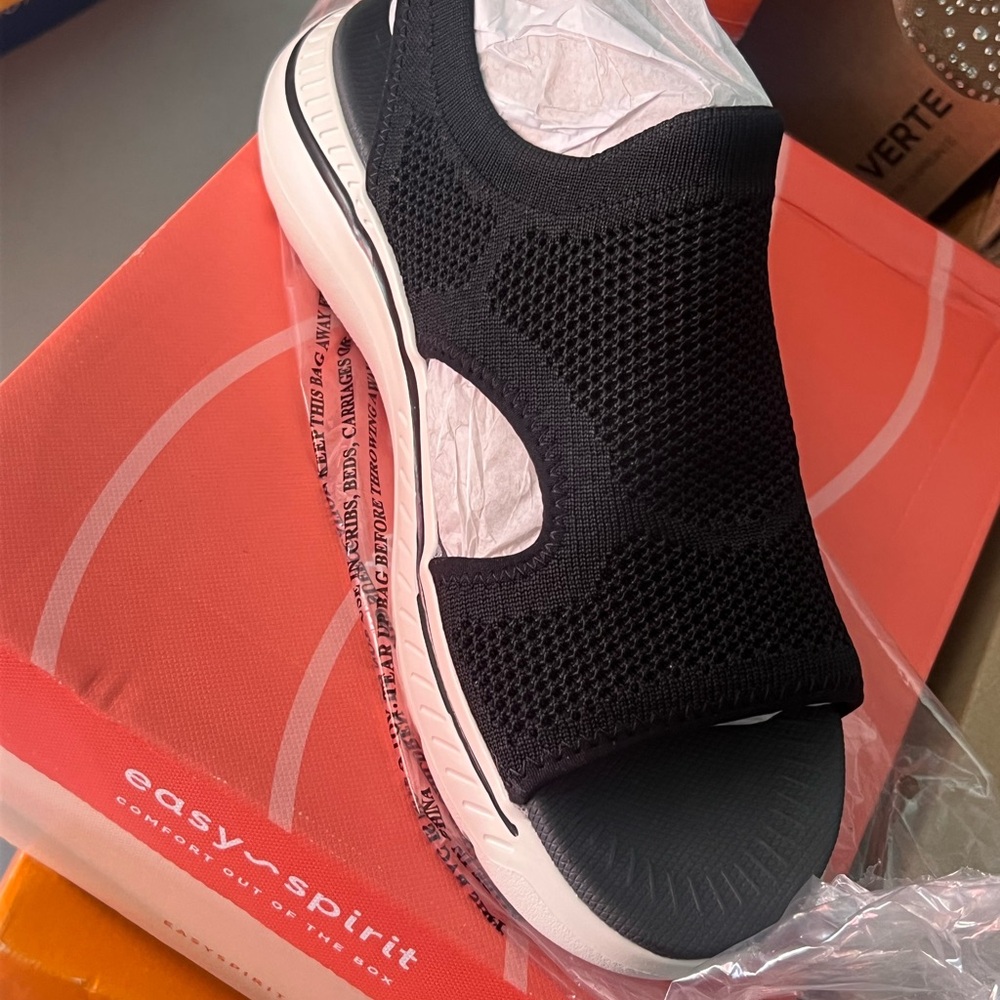 Easy Spirit Black Mesh Sandals